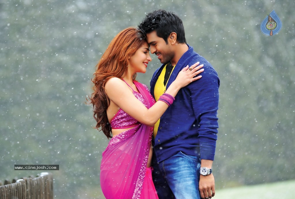 Yevadu New Stills - 3 / 5 photos