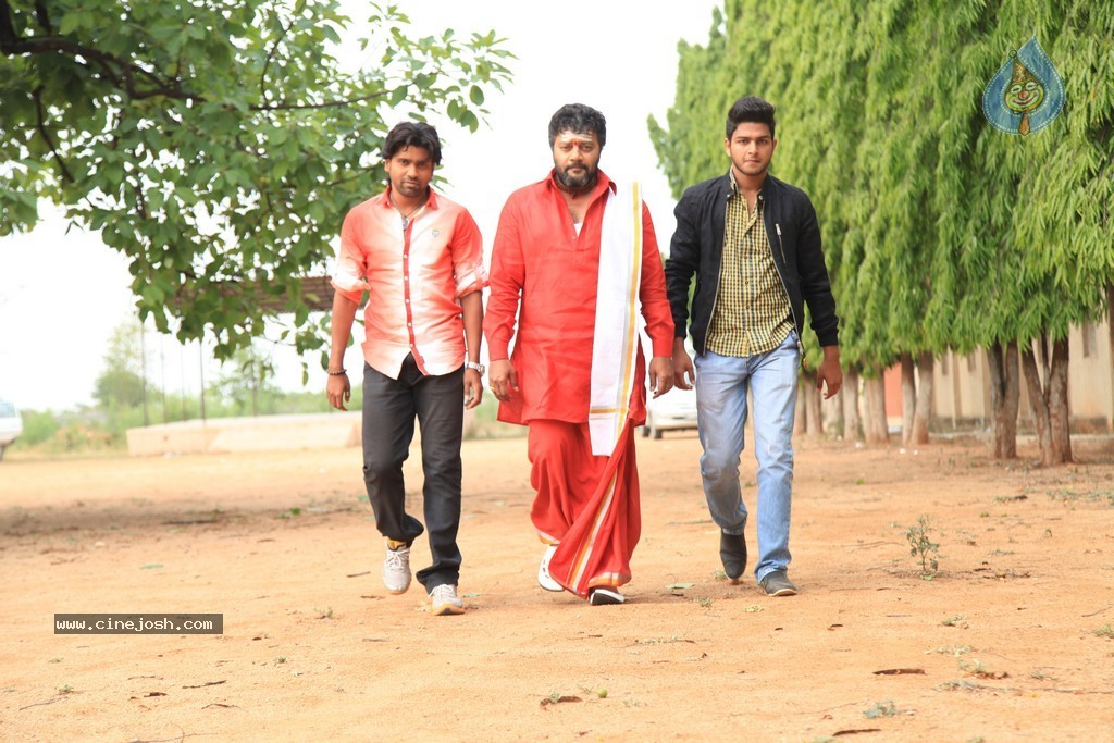 Yevariki Yevaru Stills n Walls - 9 / 40 photos