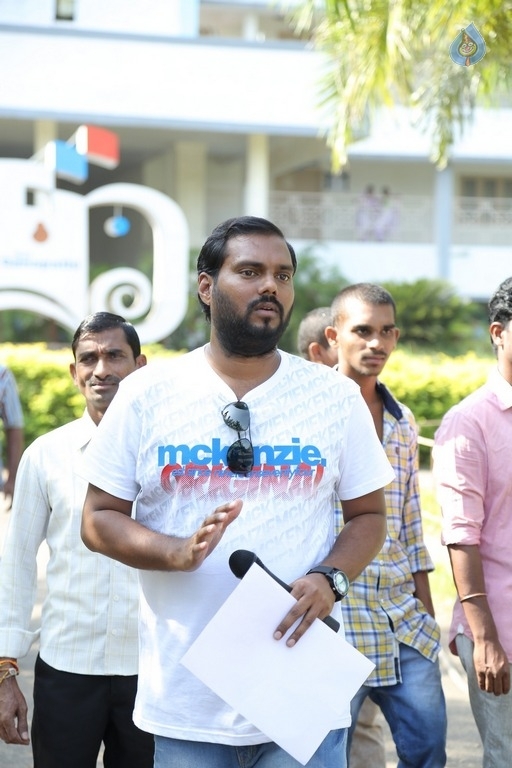 Yours Lovingly Movie Photos and Posters - 35 / 40 photos