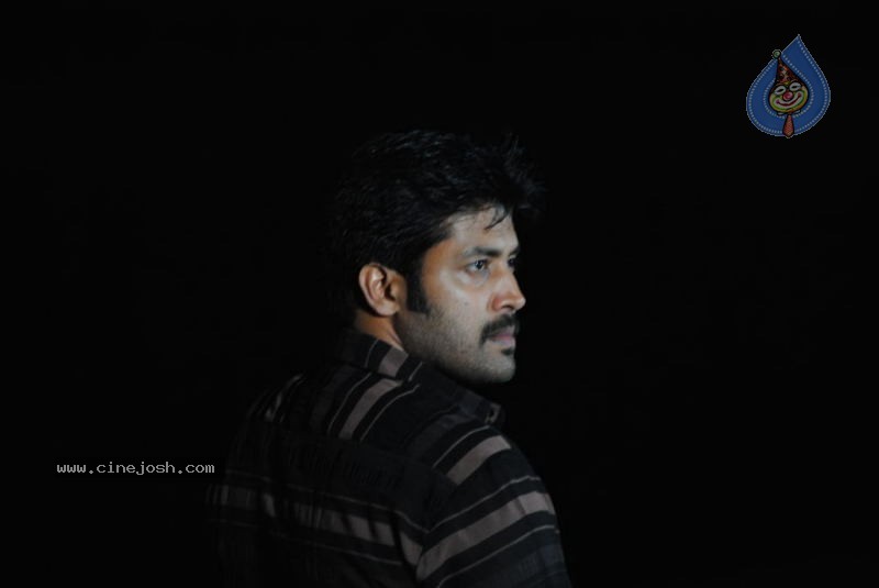 Yuganiki Okka Premikudu Movie Stills - 11 / 34 photos