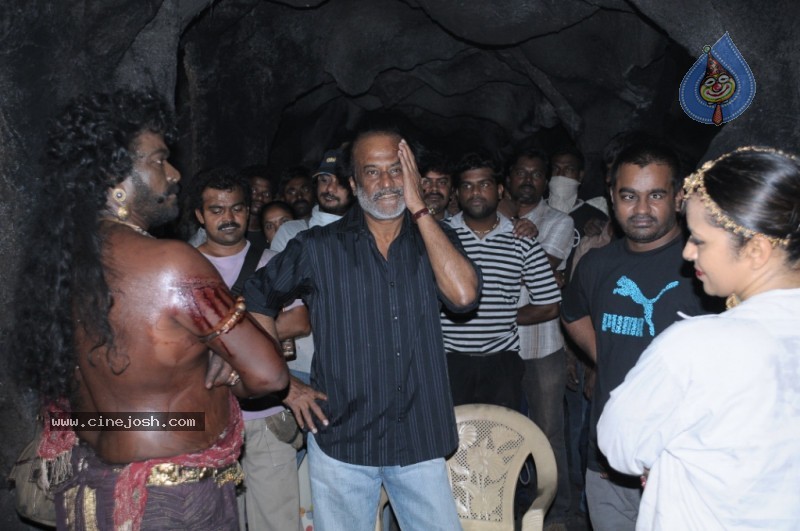 Yuganiki Okkadu Movie Latest Stills - 12 / 35 photos