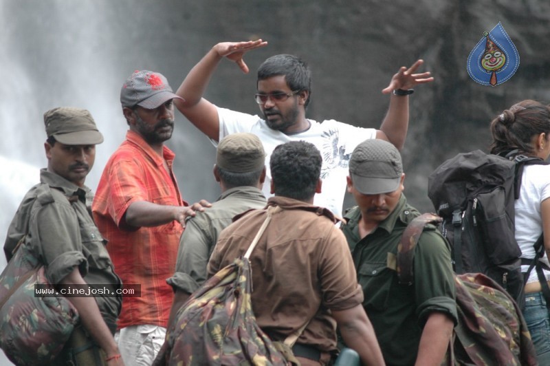 Yuganiki Okkadu Movie Latest Stills - 15 / 35 photos