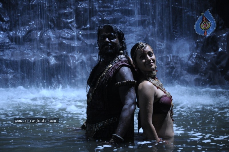 Yuganiki Okkadu Movie Latest Stills - 17 / 35 photos