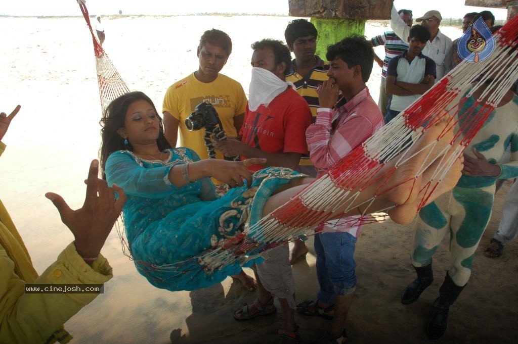 Yuva Nayakudu Movie Stills - 31 / 76 photos