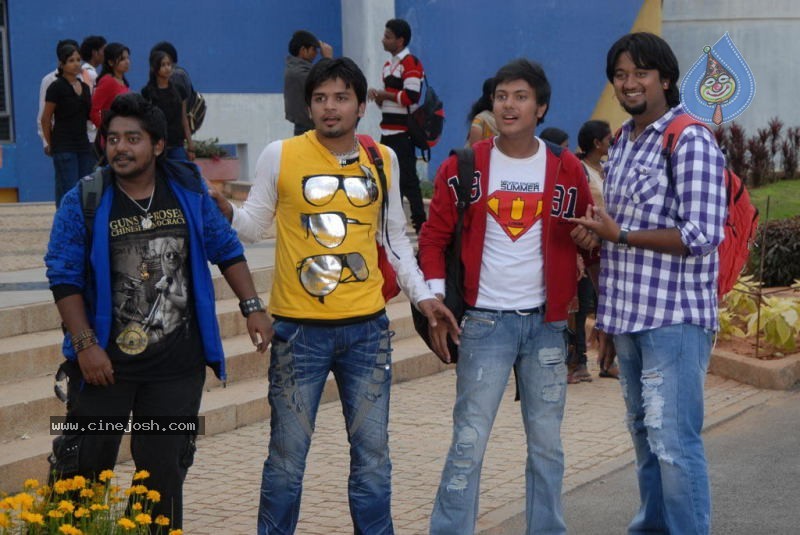 Yuvan Tamil Movie Stills - 13 / 33 photos