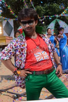 21st Century Love Photos and Posters - 5 of 78