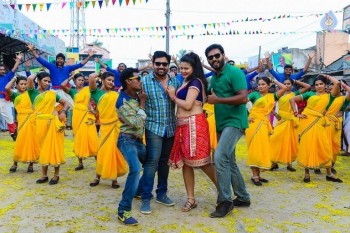 Adra Machan Visilu Tamil Film Photos - 8 of 14