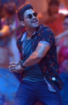 Allu Arjun in Sarrainodu - 1 of 3