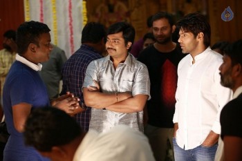 Bangalore Naatkal Photos and Posters - 15 of 84