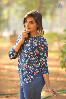 Bichagada Majaka Movie Photos - 28 of 34