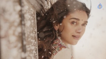 Cheliyaa Movie New Photos - 14 of 19