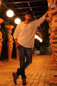 Chiru Godavalu Movie Photos and Posters - 42 of 48