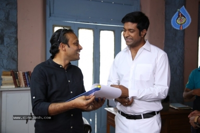 Jambalakidi Pamba Movie Working Stills - 8 of 10