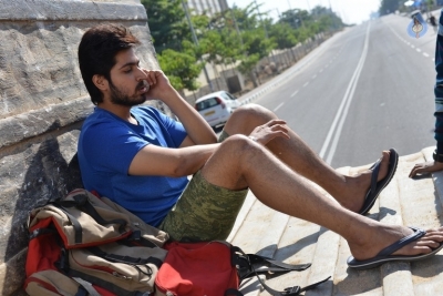 Kaadhali Movie New Photos - 19 of 21