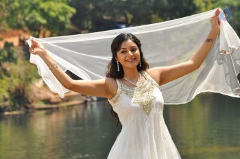 Kalai Vendham Tamil Film Photos - 14 of 37