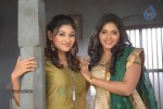 Kalakalappu Tamil Movie Stills - 4 of 42