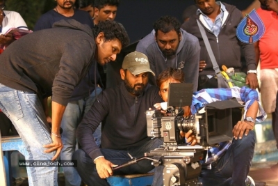 Karthi Kaithi Tamil Movie Stills - 5 of 9