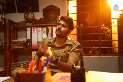 Maayavan Tamil Movie Photos - 2 of 21