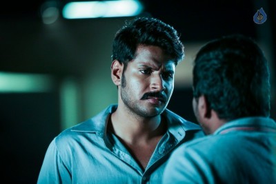 Maayavan Tamil Movie Photos - 13 of 21