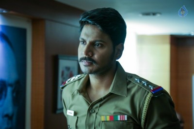 Maayavan Tamil Movie Photos - 15 of 21