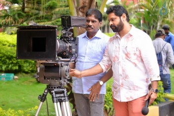 Meelo Evaru Koteswarudu Working Photos - 23 of 25