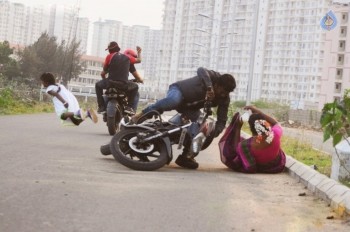 Metro Movie New Photos - 16 of 20