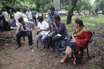 Paarkalaam Pazhagalam Tamil Film Photos - 24 of 27