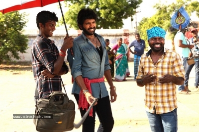 Pakka Movie Working Stills And Photos - 21 of 32