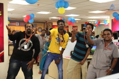 Pelli Roju Movie Stills and Posters - 15 of 29