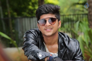 Plus 1 Movie Stills - 10 of 42