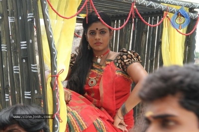 Pottu Tamil Movie Stills - 14 of 33