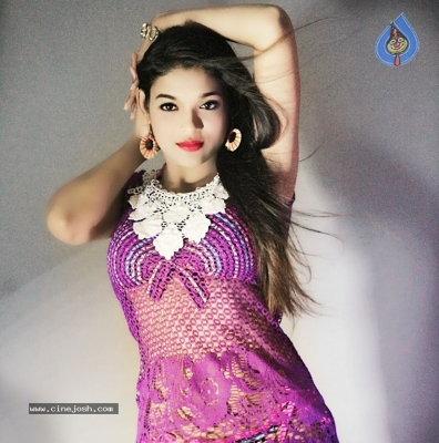 Rangeela Movie Stills And Posters - 26 of 44