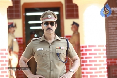 Saamy Square Movie Photos - 10 of 17