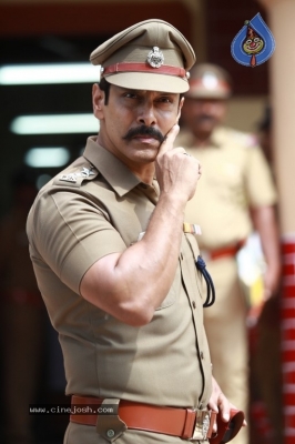 Saamy Square Movie Photos - 16 of 17