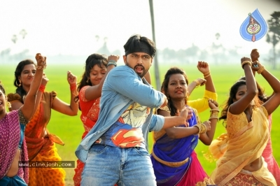 Sakalakala Vallabhudu Movie Stills - 3 of 12