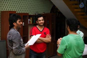 Seesa Movie Posters and Photos - 6 of 37