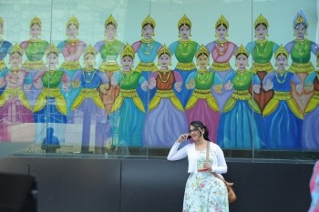 Inji Iduppazhagi Tamil Film Photos - 27 of 49