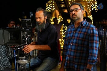 Inji Iduppazhagi Tamil Film Photos - 36 of 49