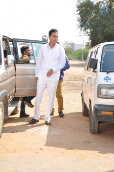 Vandanam Photos n Posters - 19 of 48