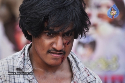 Yevadu Takkuva Kadu Movie Stills - 5 of 6