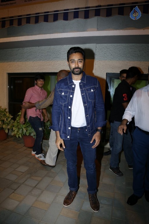 19th Gollapudi Srinivas National Award 2015 Event - 38 / 72 photos