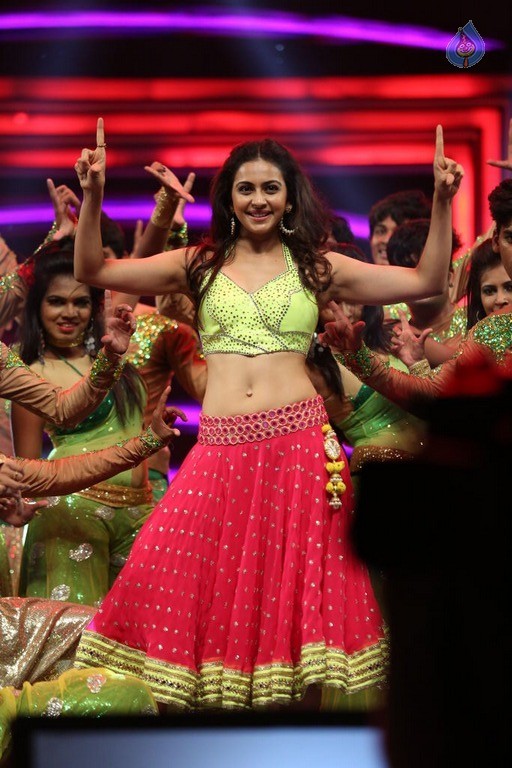 63rd Britannia Filmfare Awards South Event Photos 3 - 93 / 110 photos