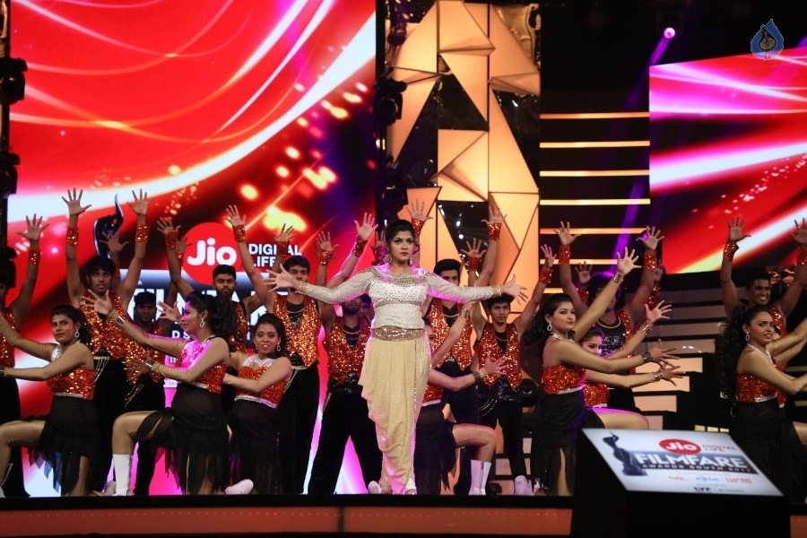 64th Jio Filmfare Awards South 2017 - 17 / 61 photos