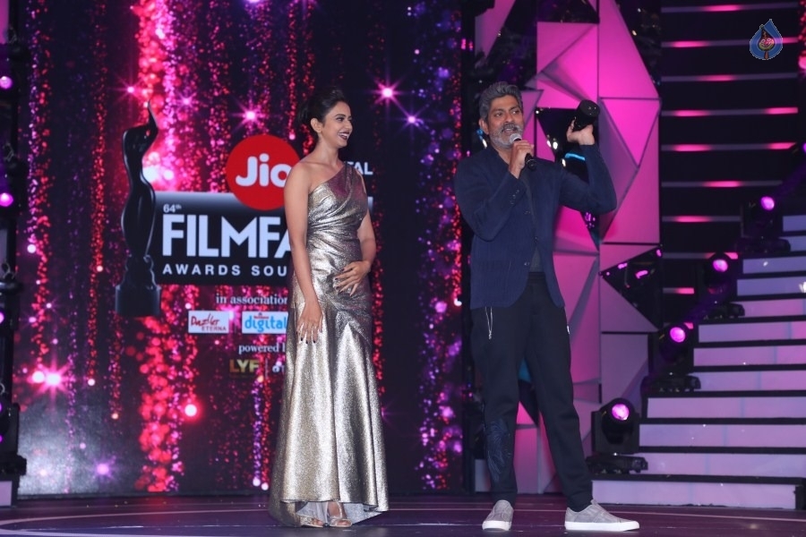 64th Jio Filmfare Awards South 2017 - 19 / 61 photos