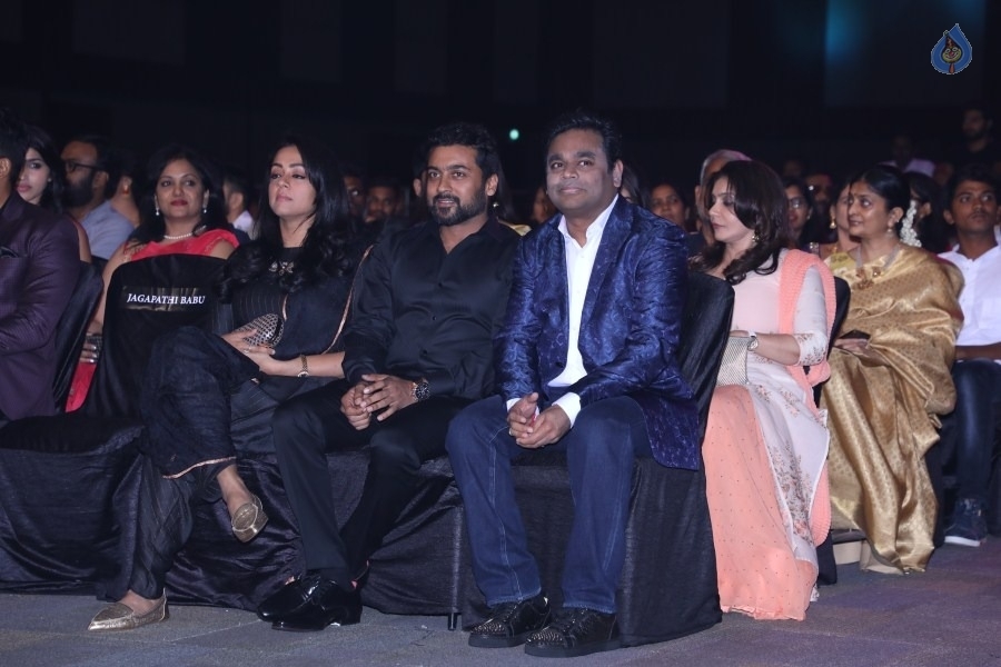 64th Jio Filmfare Awards South 2017 - 20 / 61 photos