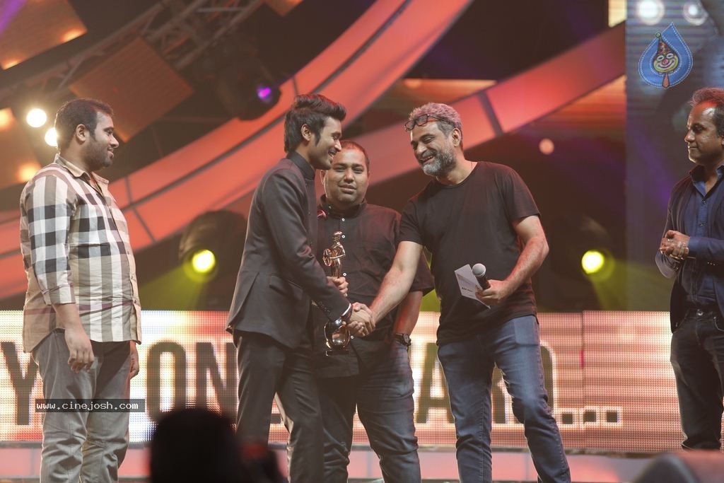 9th Vijay Awards Function Photos - 3 / 21 photos