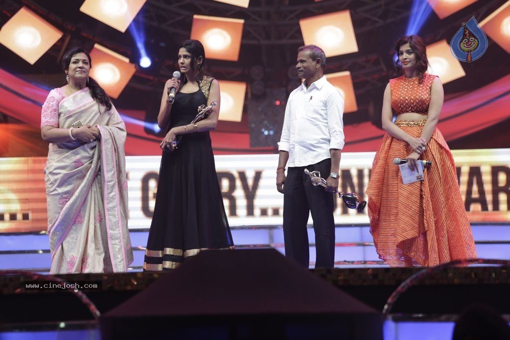 9th Vijay Awards Function Photos - 7 / 21 photos
