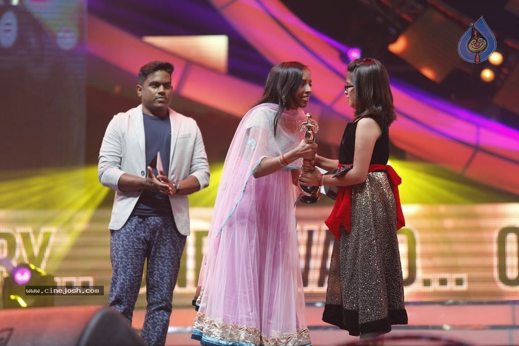 9th Vijay Awards Function Photos - 14 / 21 photos
