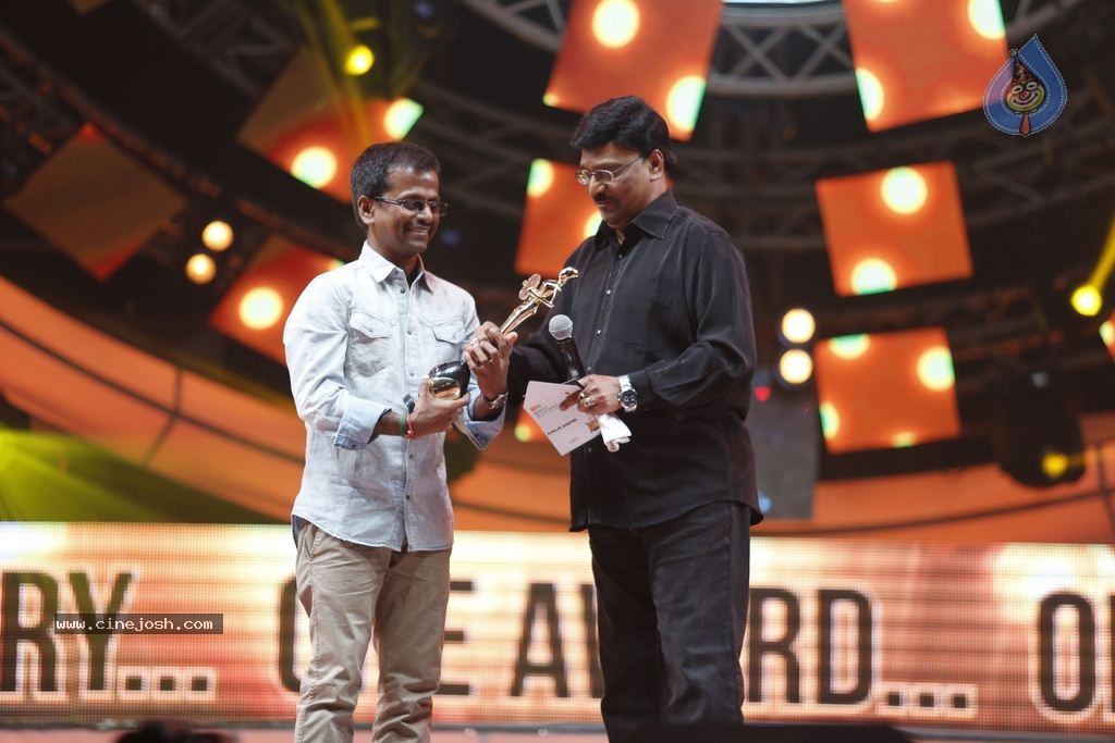 9th Vijay Awards Function Photos - 16 / 21 photos