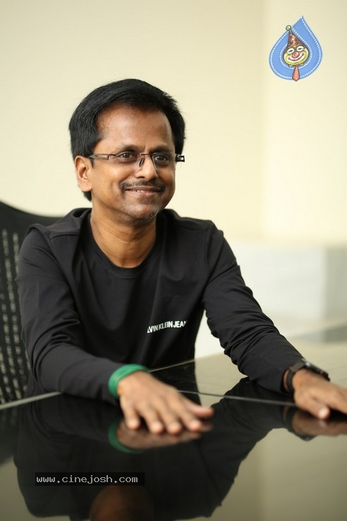A.R. Murugadoss Interview Photos - 8 / 21 photos